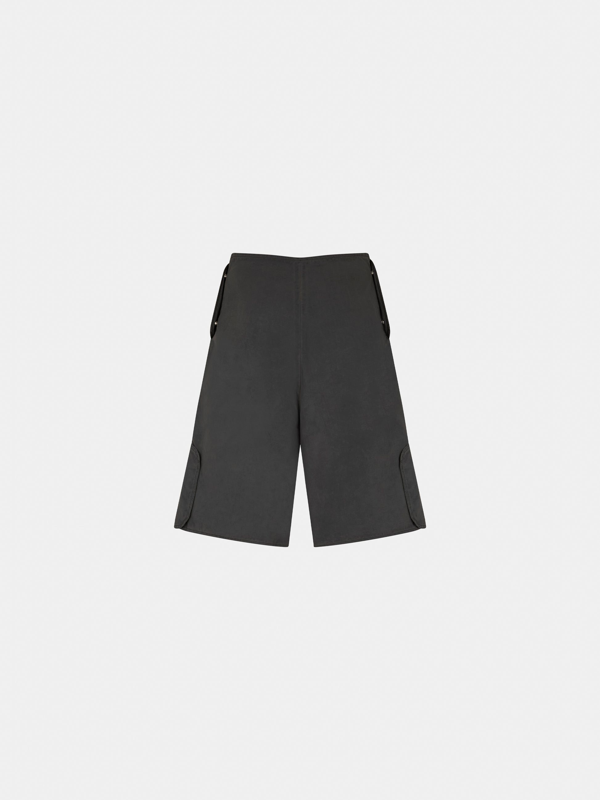 Form Short Onyx