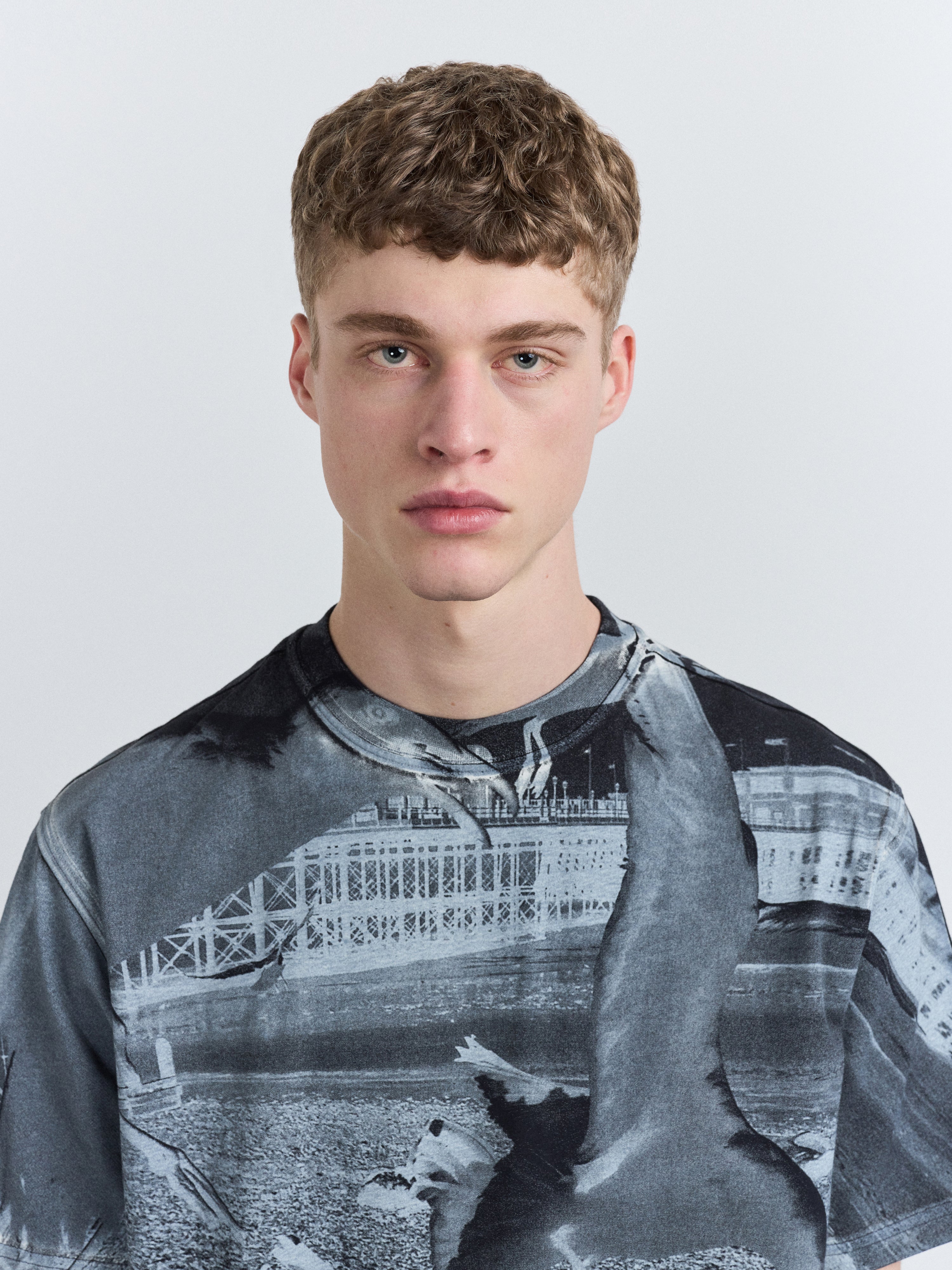 Seagull Beach T-Shirt Onyx – A-COLD-WALL*