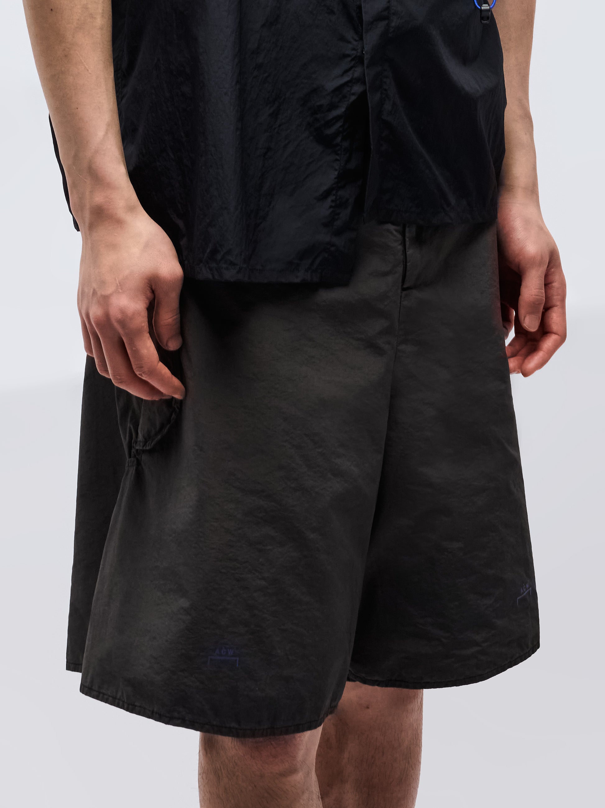 Form Short Onyx